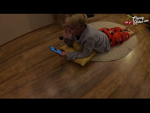 ❤️ Gekke blonde sûgje Enorme lul dy't derop sûgje en stuiterje - Anale seks ❤️ Seksfideo by wy